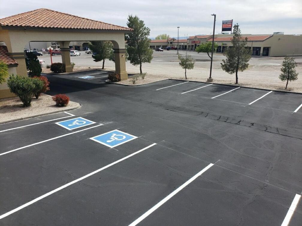 Days Inn By Wyndham Willcox Bagian luar foto