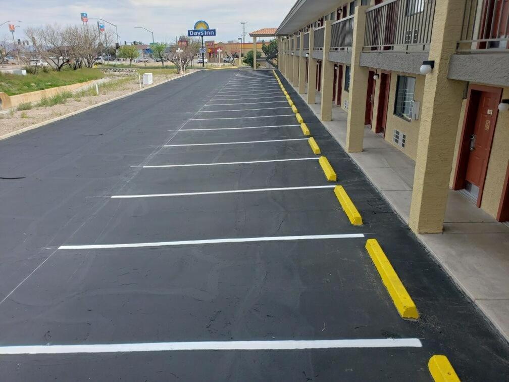 Days Inn By Wyndham Willcox Bagian luar foto