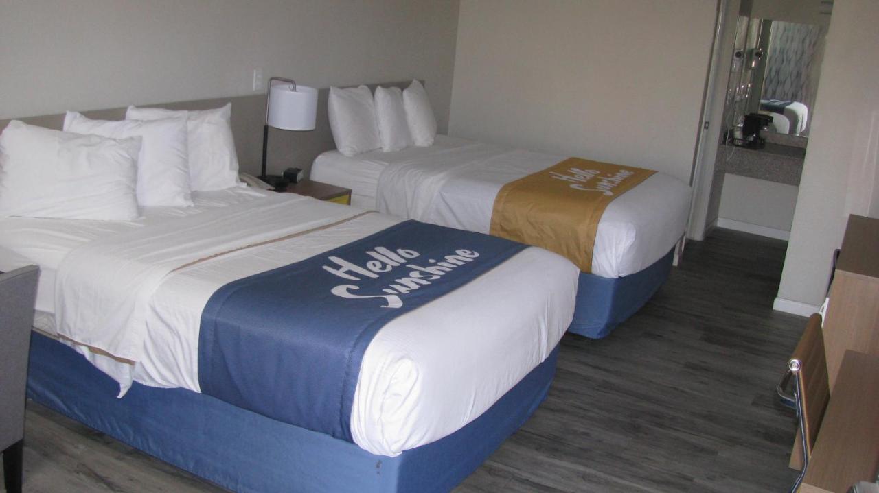 Days Inn By Wyndham Willcox Bagian luar foto