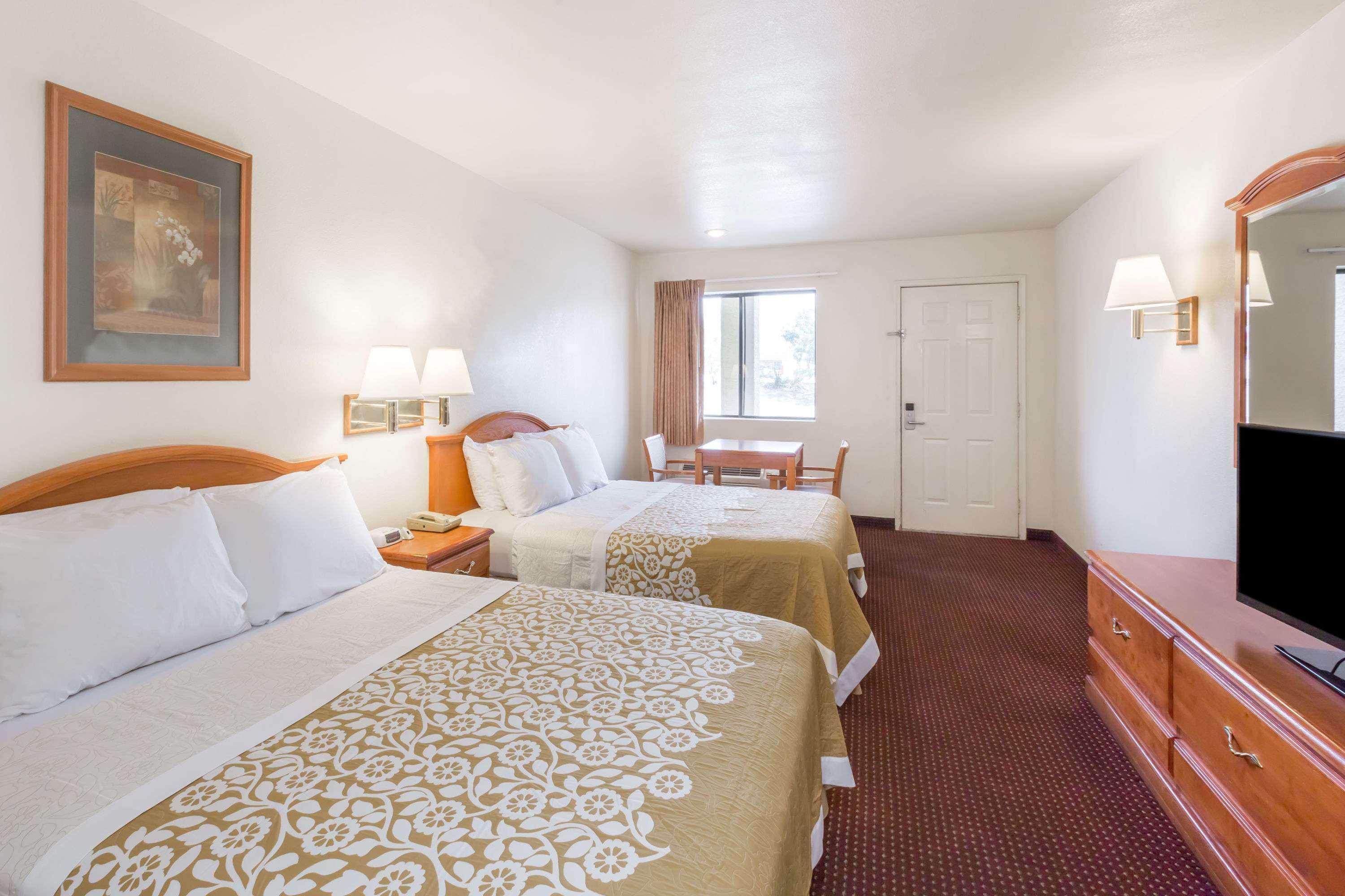 Days Inn By Wyndham Willcox Bagian luar foto