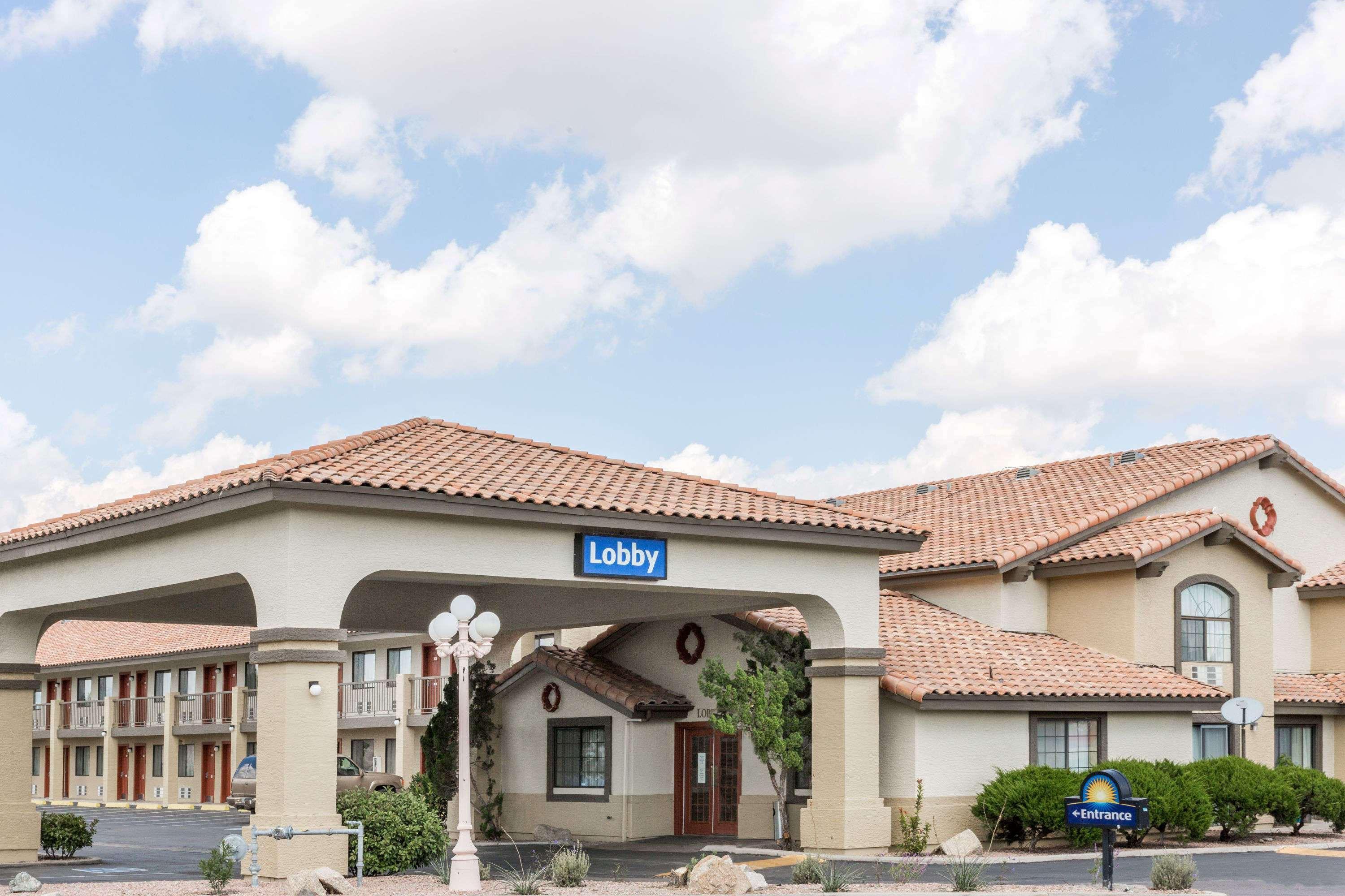 Days Inn By Wyndham Willcox Bagian luar foto